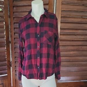 Rails Plaid Button Front Top Long Sleeve Lightweight Red and Black Shirt Small